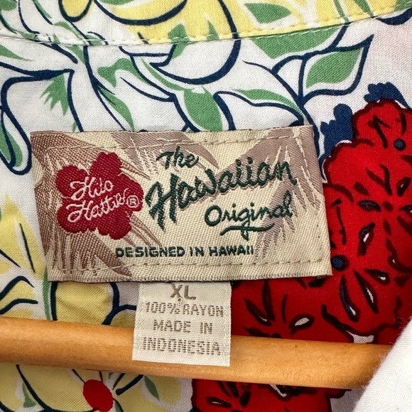 Hilo Hattie Men's Hawaiian Floral Button Down Shirt Size XL - Picture 3 of 3
